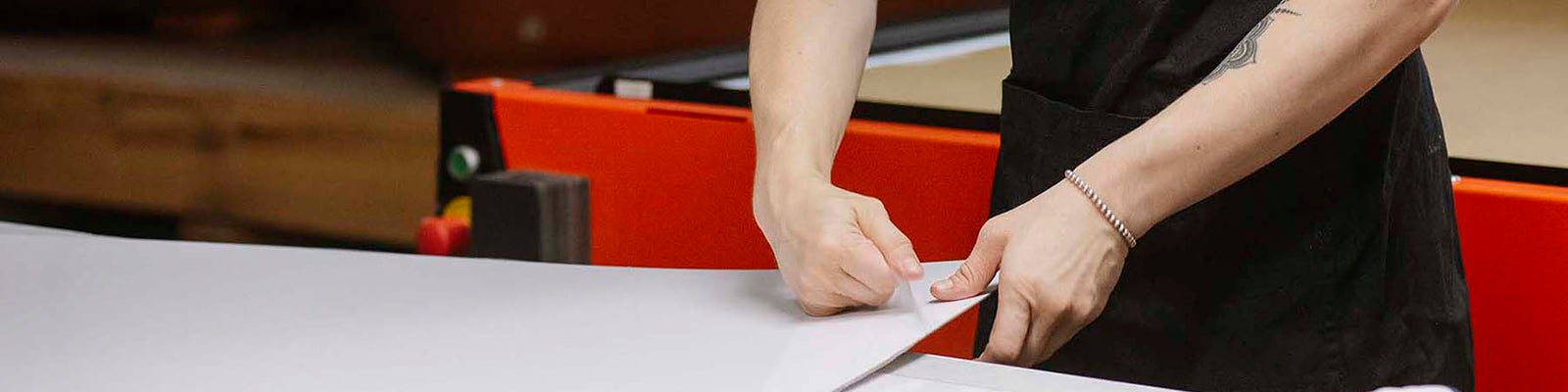 Preparing metal prints